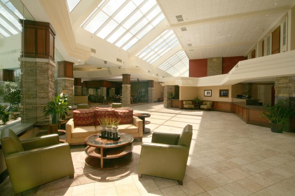 Отель Doubletree By Hilton Madison East Экстерьер фото