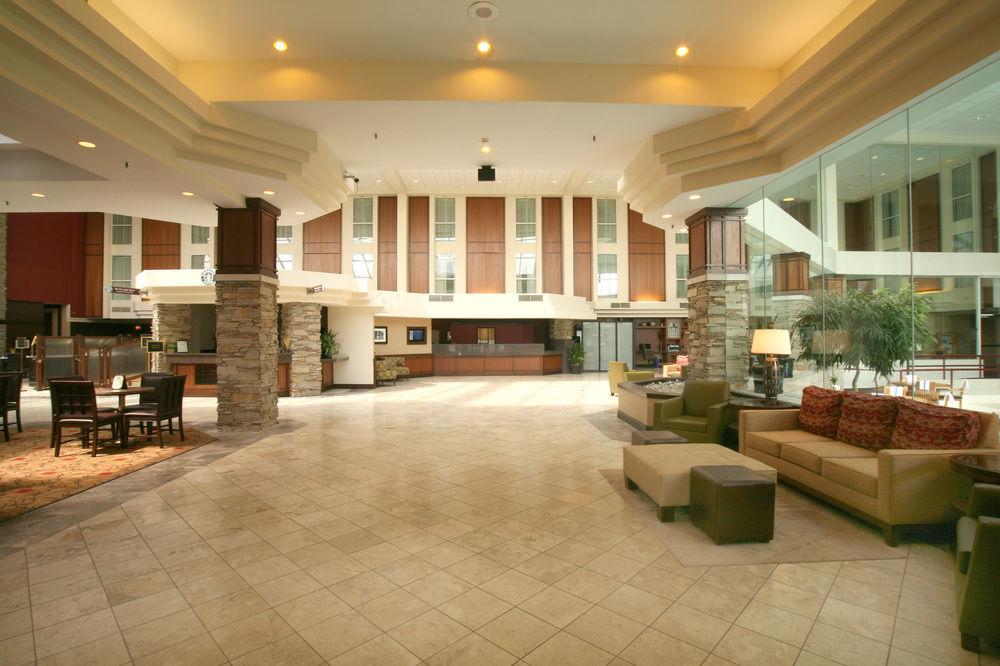 Отель Doubletree By Hilton Madison East Экстерьер фото