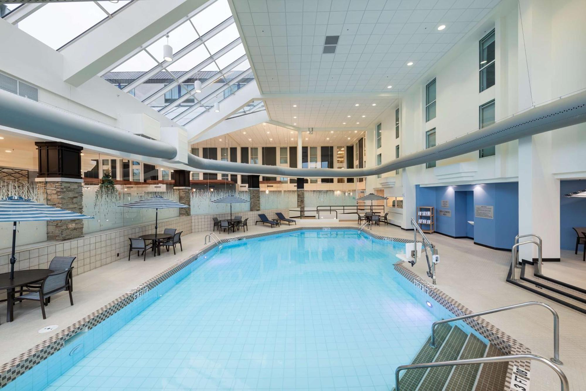 Отель Doubletree By Hilton Madison East Экстерьер фото